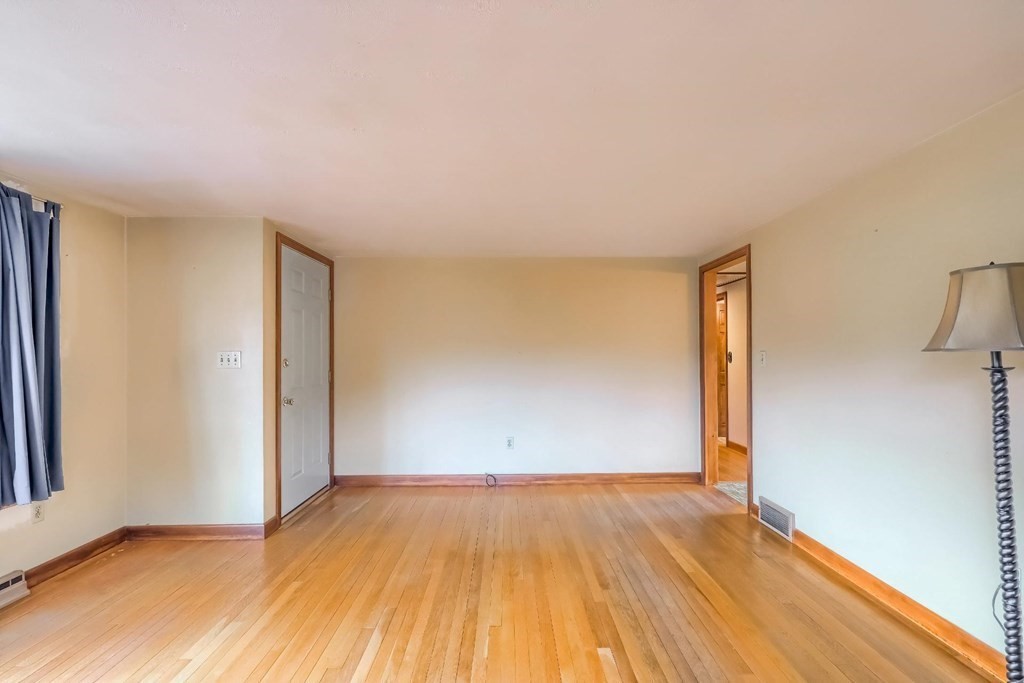 85 Queens Brook Road Pembroke, MA 02359 - Photo 6 of 31 Gallery Image 6