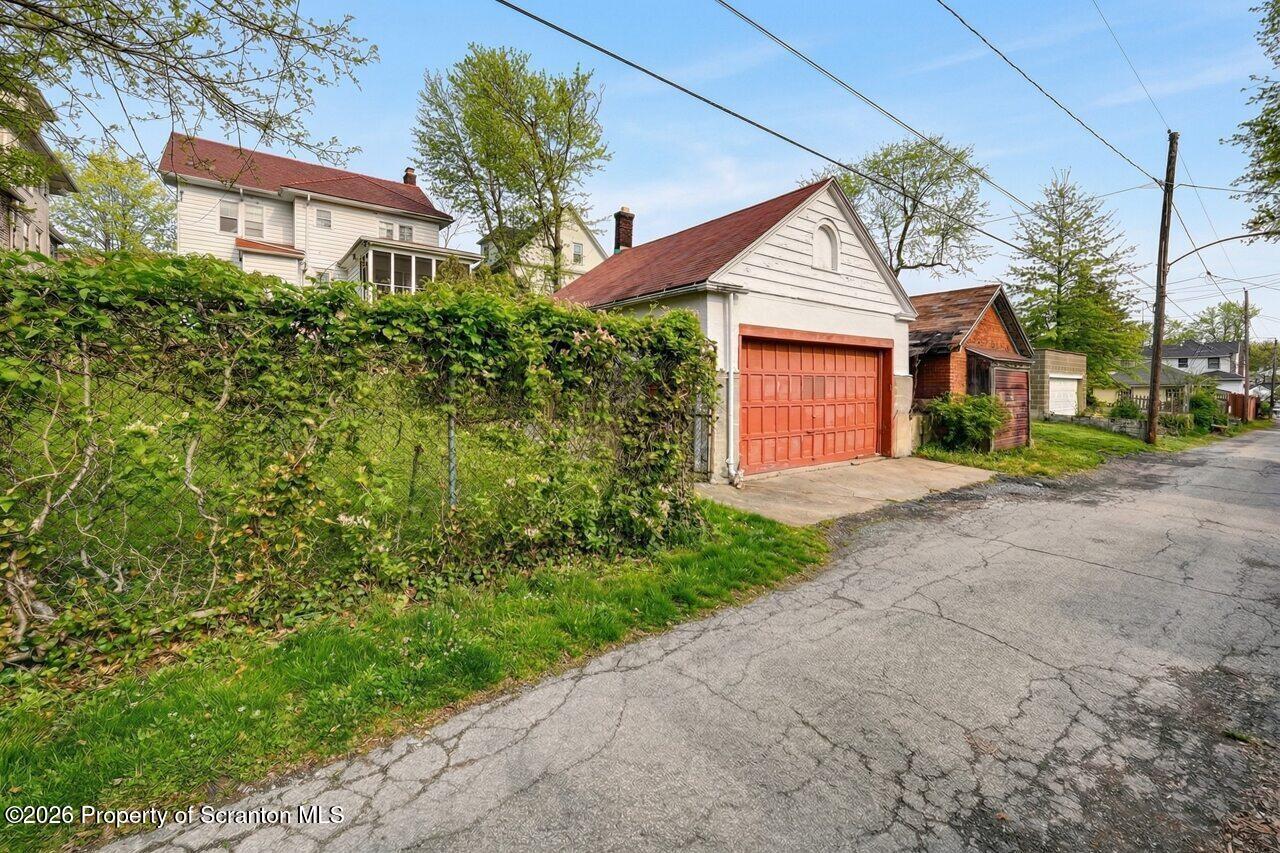 718 Taylor Avenue Scranton, PA 18510 - Photo 5 of 75 718TaylorAve06-jpg