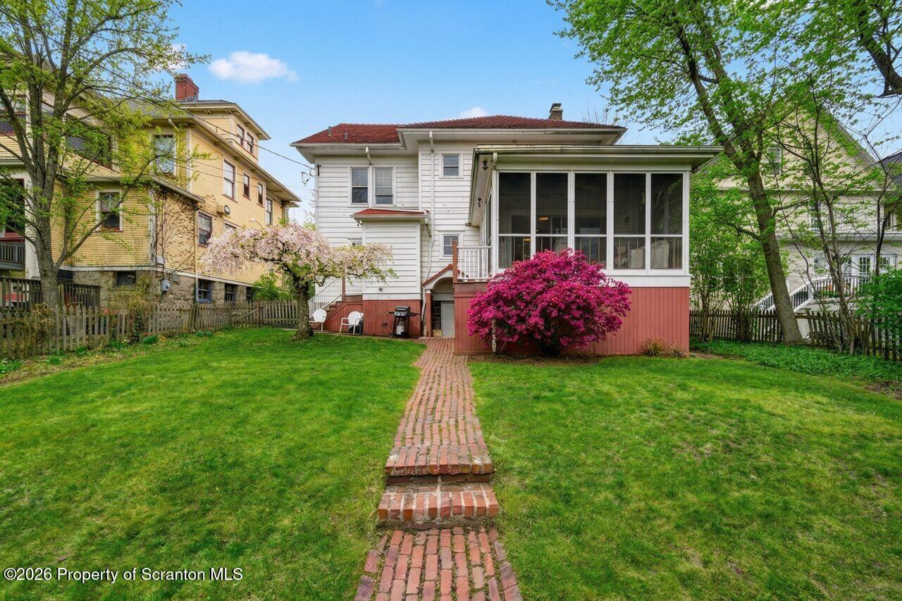 718 Taylor Avenue Scranton, PA 18510 - Photo 6 of 75 718TaylorAve04-jpg