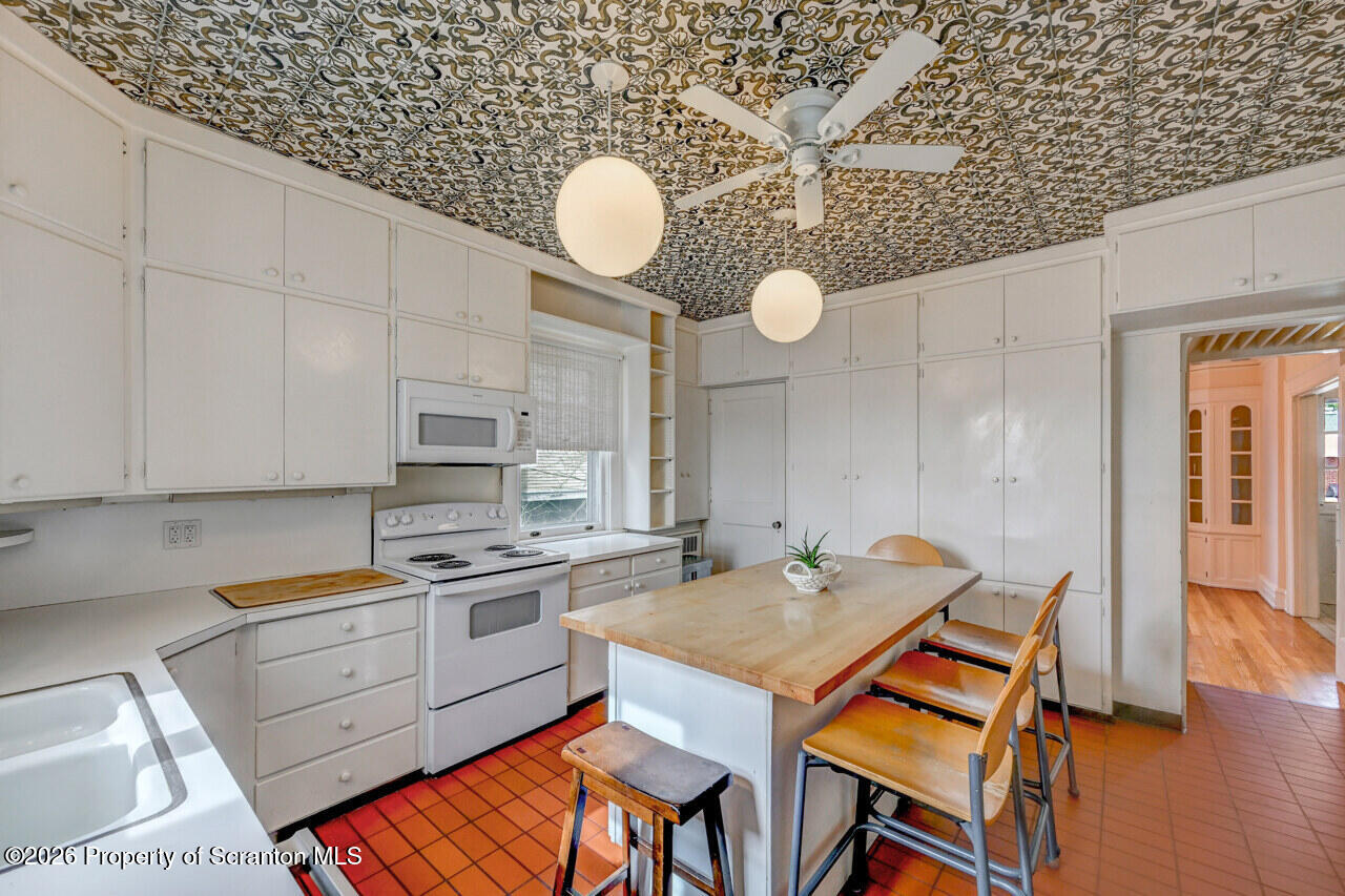 718 Taylor Avenue Scranton, PA 18510 - Photo 7 of 75 718TaylorAve21-jpg