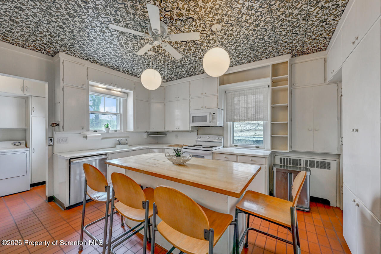 718 Taylor Avenue Scranton, PA 18510 - Photo 10 of 75 718TaylorAve20-jpg