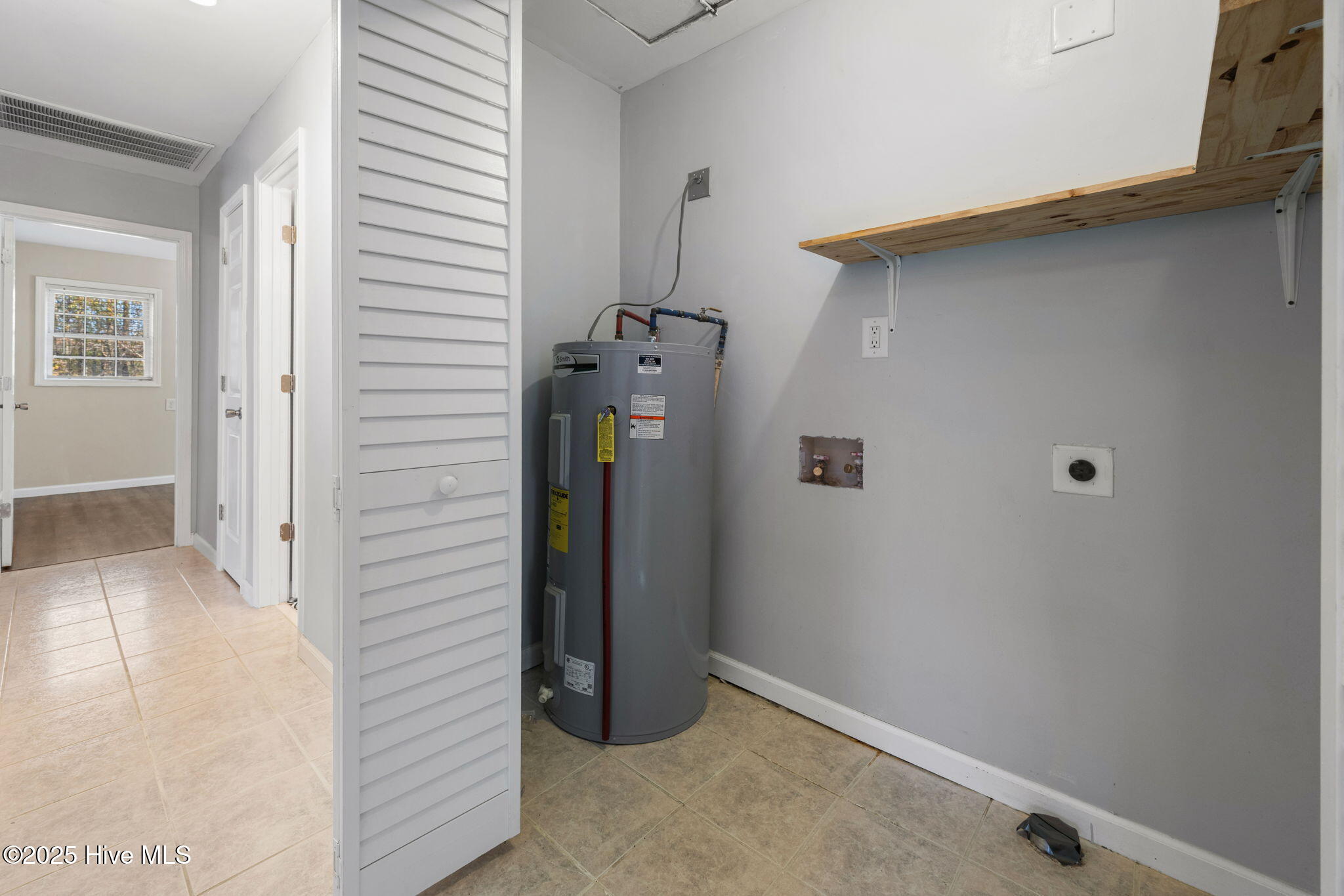 302 Thankful Road Rocky Point, NC 28457 - Photo 12 of 36 28-web-or-mls-laundry