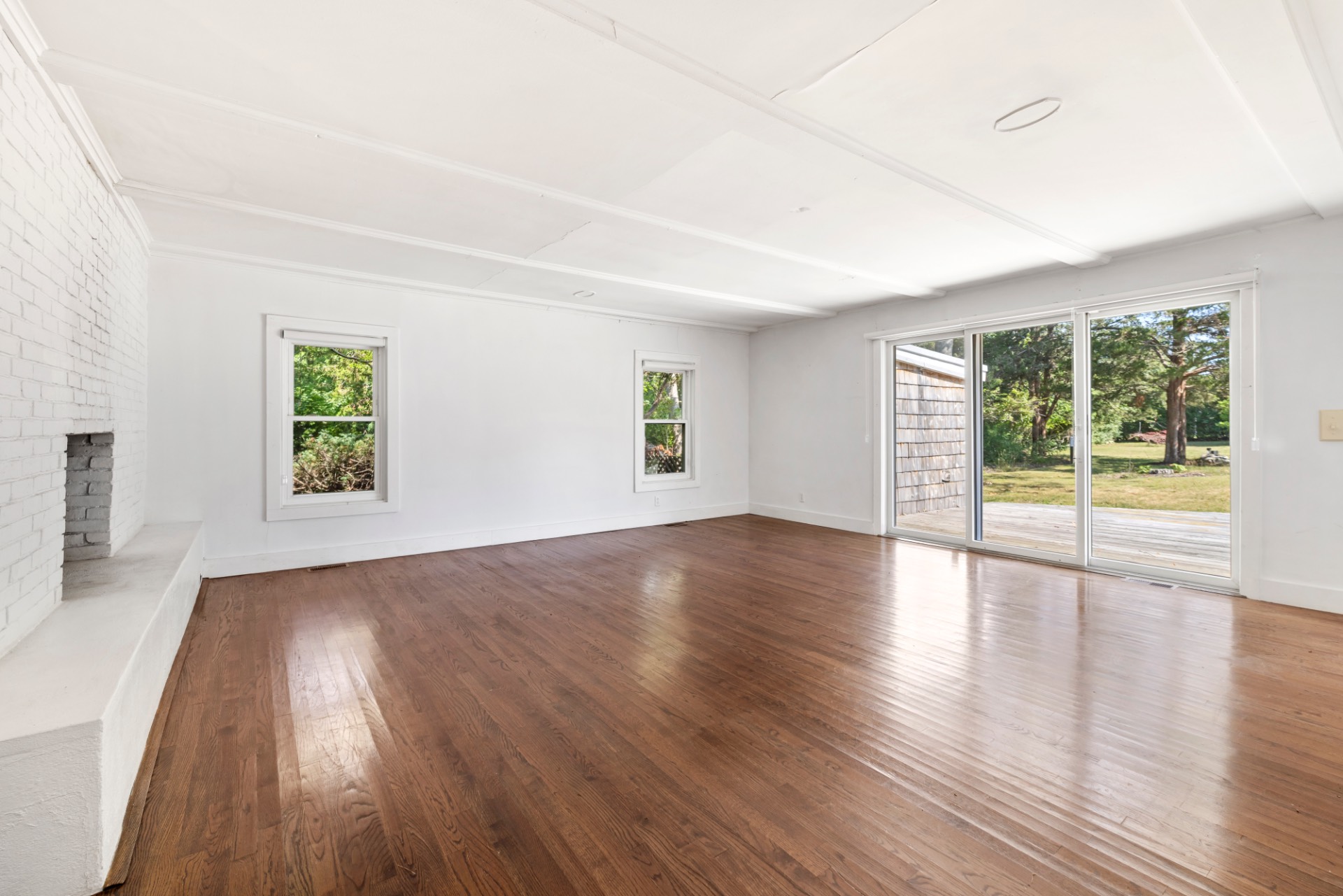 18 Sunset Road Sag Harbor, NY 11963 - Photo 7 of 19