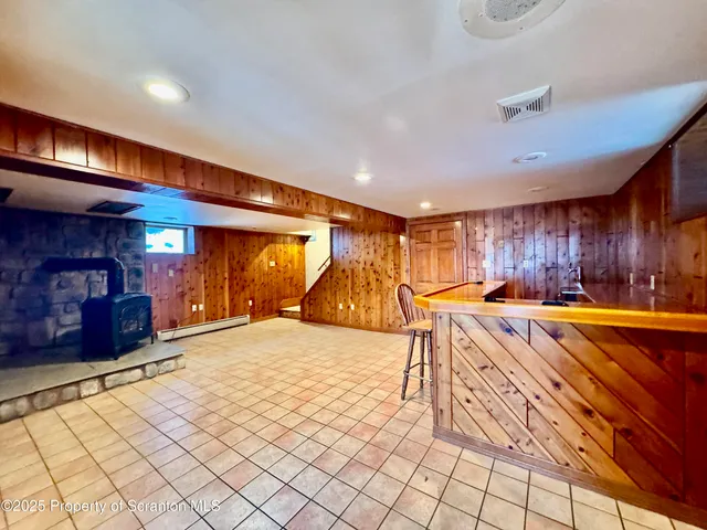 a view of a livingroom with furniture