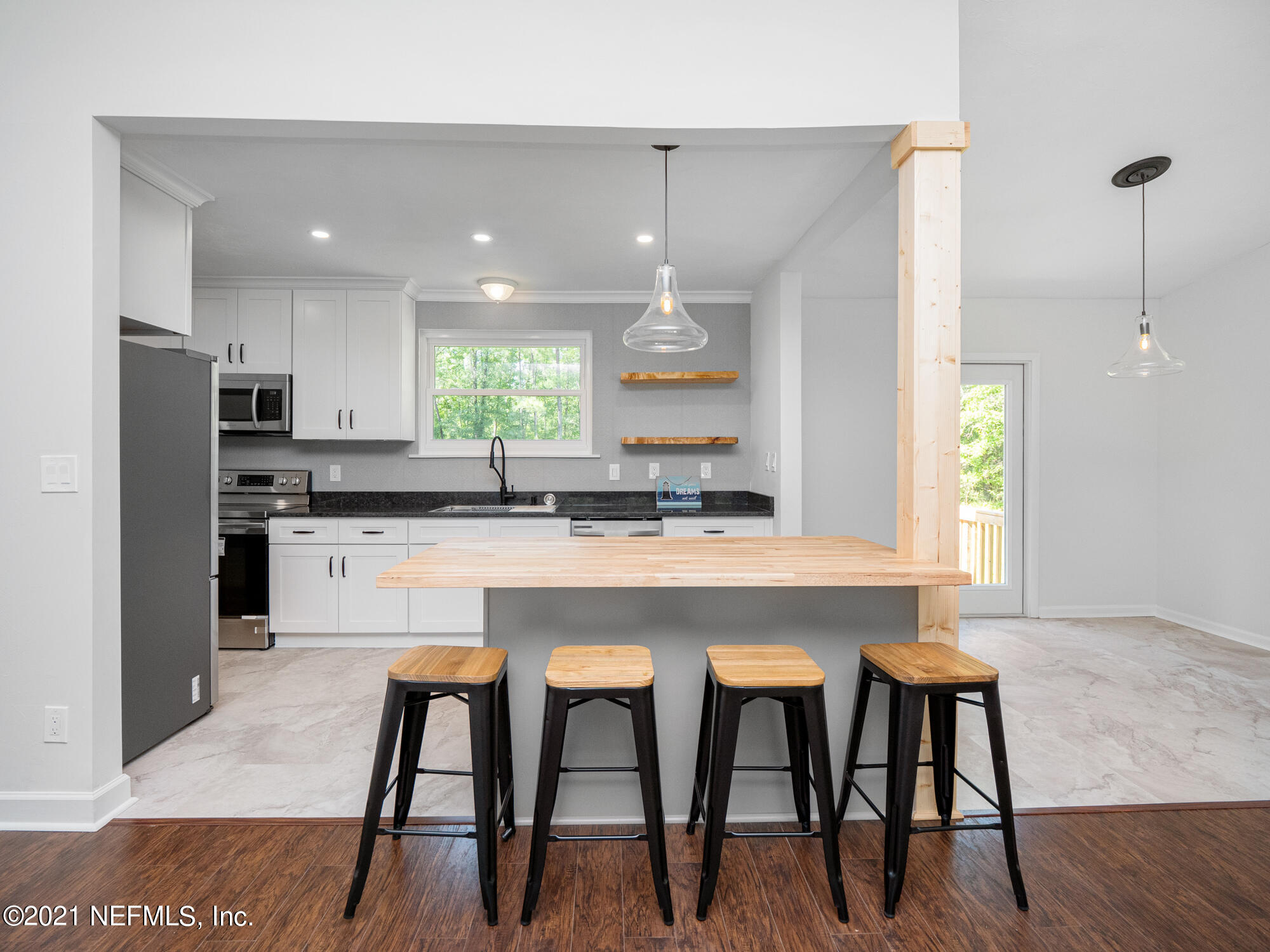 4281 Banks Road Middleburg, FL 32068 - Photo 7 of 25 6 breakfast bar