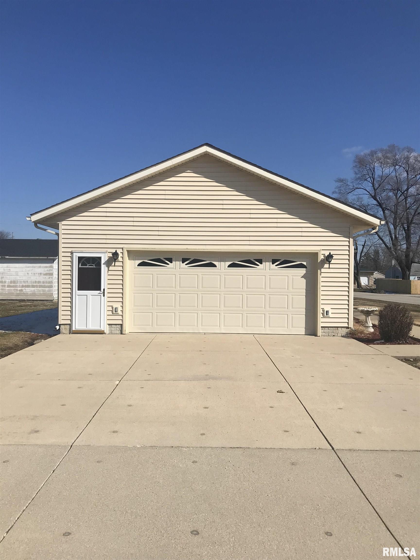 516 3rd Street Colona, IL 61241 - Photo 4 of 22 Gallery Image 4