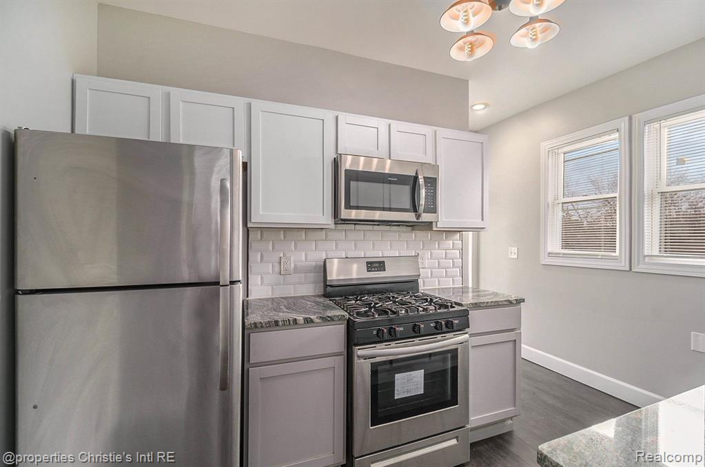 504 Harmon Street Detroit, MI 48202 - Photo 9 of 14
