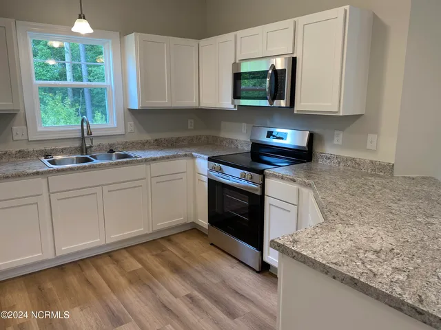 $1,690 | 255 Shallowbag Bay Lane, Jacksonville, NC 28546