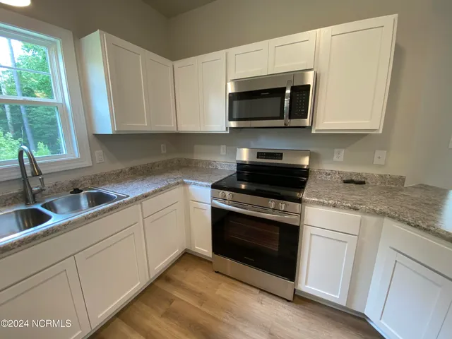 $1,690 | 255 Shallowbag Bay Lane, Jacksonville, NC 28546