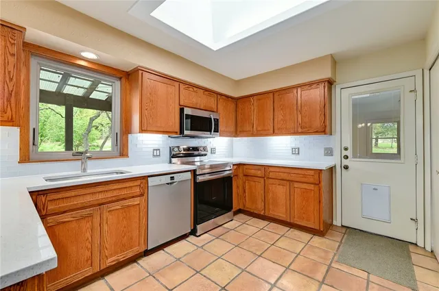 $3,500 | 901 Valley View Drive, Austin, TX 78733