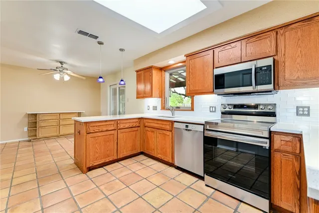 $3,500 | 901 Valley View Drive, Austin, TX 78733