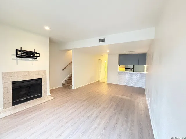 $1,400 | 8642 Fredericksburg Road, Unit 106, San Antonio, TX 78240