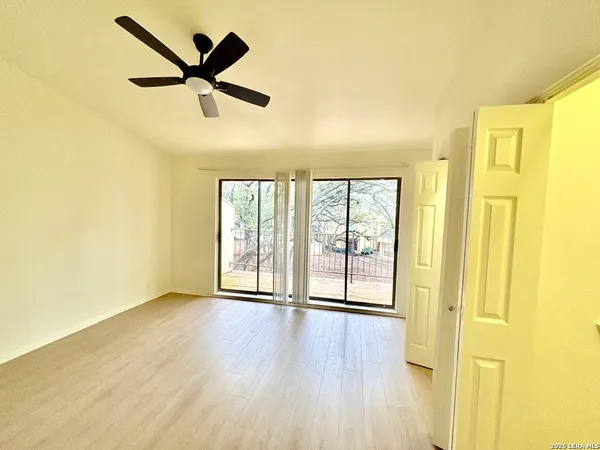 $1,350 | 8642 Fredericksburg Road, Unit 106, San Antonio, TX 78240