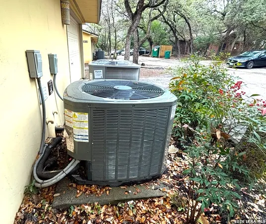 $1,350 | 8642 Fredericksburg Road, Unit 106, San Antonio, TX 78240