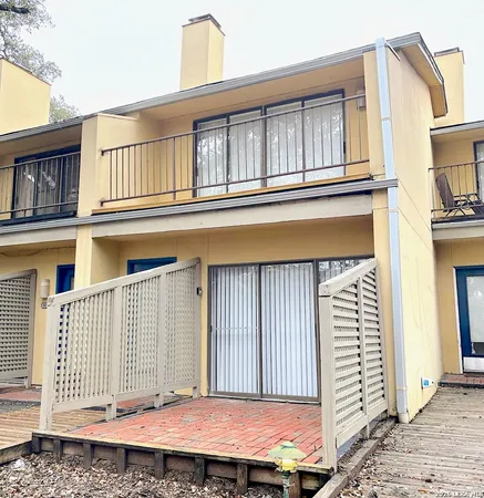 $1,350 | 8642 Fredericksburg Road, Unit 106, San Antonio, TX 78240