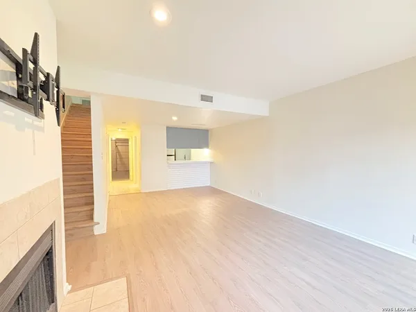 $1,350 | 8642 Fredericksburg Road, Unit 106, San Antonio, TX 78240