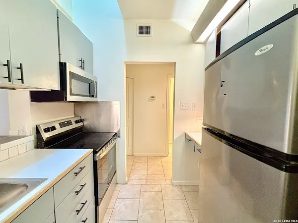 $1,350 | 8642 Fredericksburg Road, Unit 106, San Antonio, TX 78240
