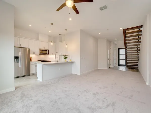 $2,150 | 12001 Vista Parke Drive, Unit 703, Austin, TX 78726