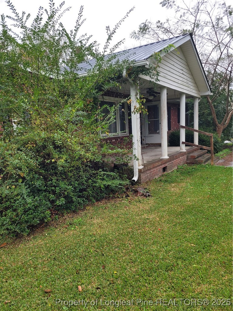 599 Haws Run Road Jacksonville, NC 28540 - Photo 4 of 43 front view of a house with a yard