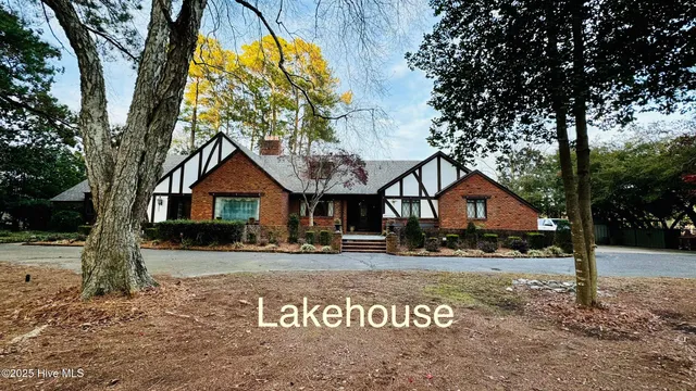 $729,900 | 607 Lakeshore Drive, Goldsboro, NC 27534