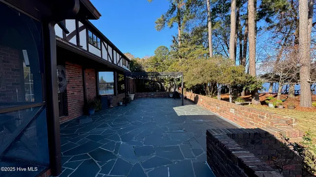 $729,900 | 607 Lakeshore Drive, Goldsboro, NC 27534