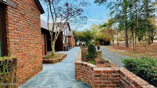 $729,900 | 607 Lakeshore Drive, Goldsboro, NC 27534