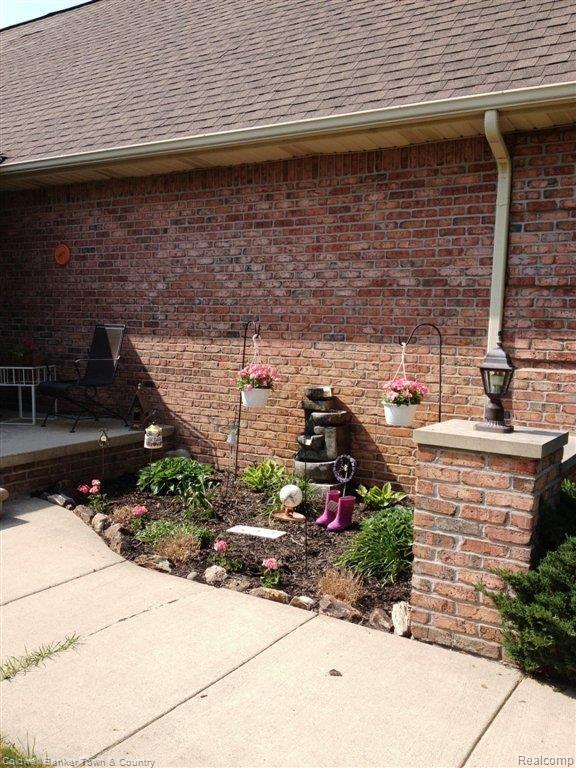 3669 Listerman Road Howell, MI 48855 - Photo 4 of 25 Landscaped
