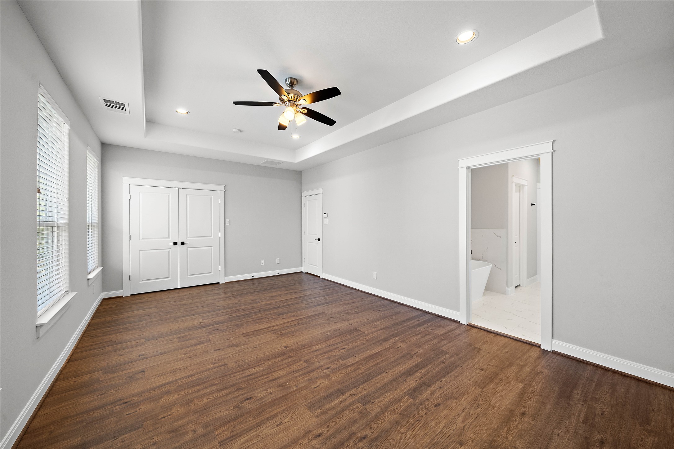 603 Link Road, Unit C Houston, TX 77009 - Photo 29 of 40 Primary bedroom suite