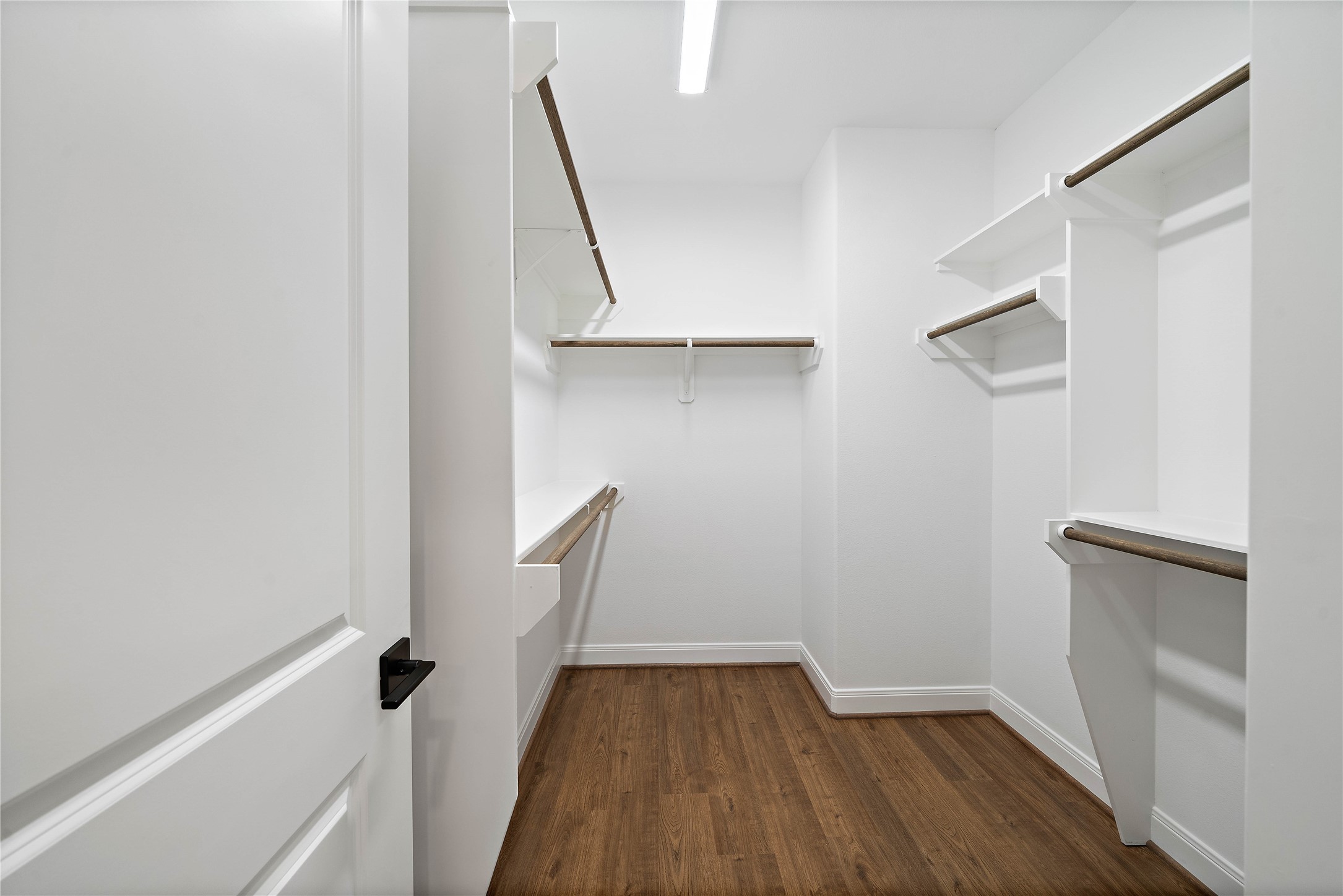 603 Link Road, Unit C Houston, TX 77009 - Photo 32 of 40 Large primary bedroom closet