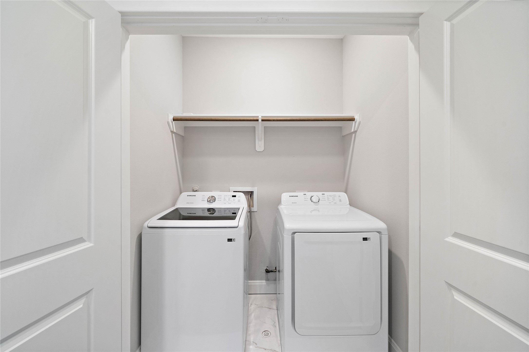 603 Link Road, Unit C Houston, TX 77009 - Photo 37 of 40 Brand new washer and dryer included!