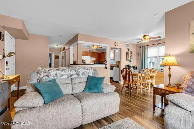 $89,900 | 27-2 Florence Tollgate, Unit 2, Florence, NJ 08518