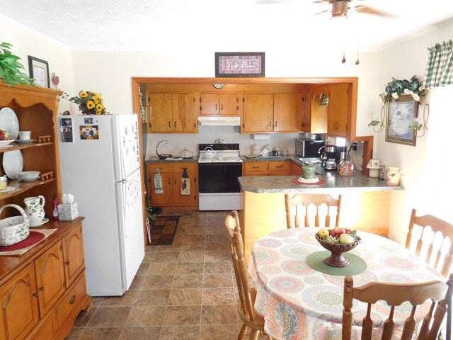 286 Fox Fire Road Max Meadows, VA 24360 - Photo 7 of 38 Gallery Image 7