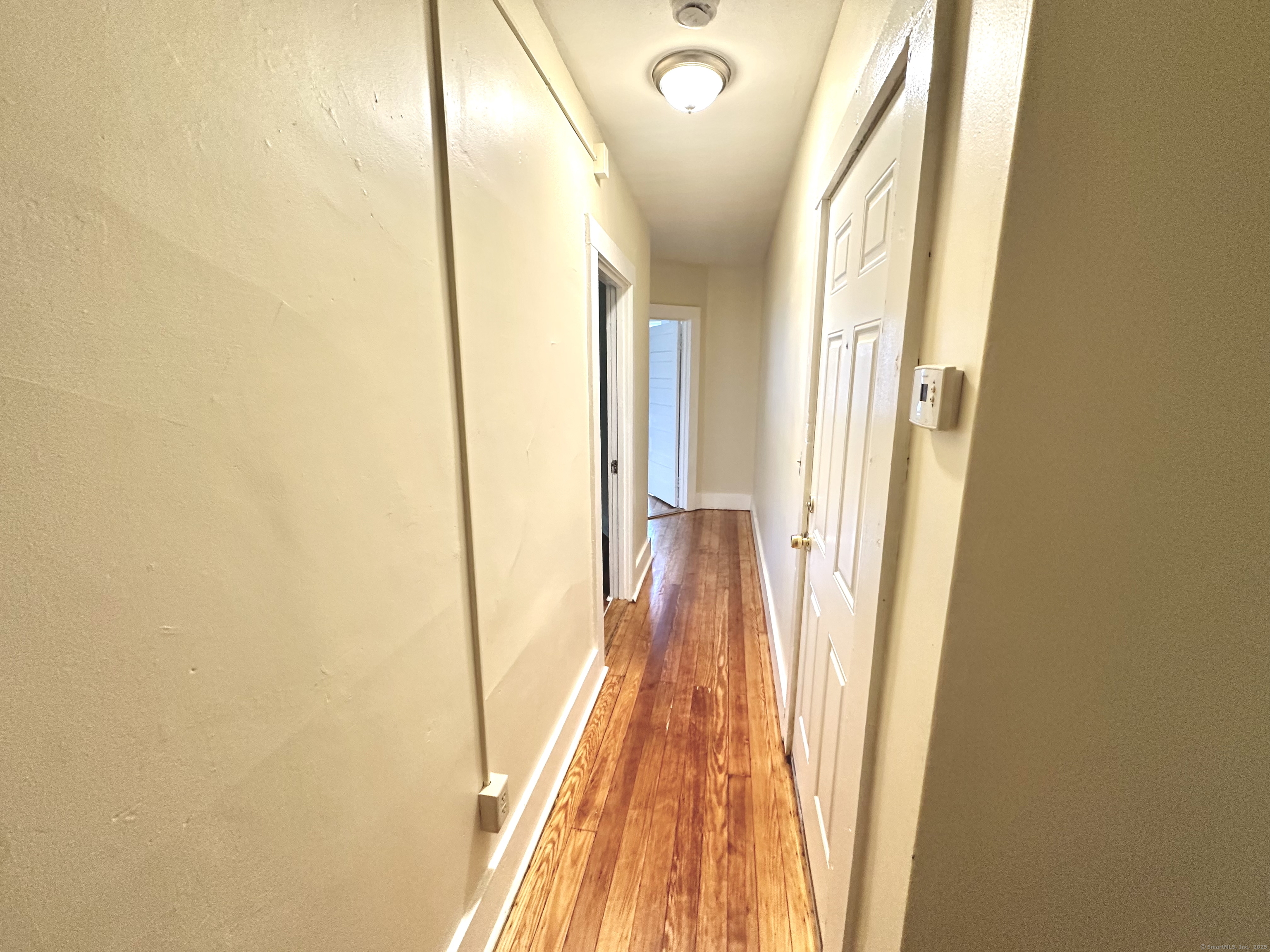1019 West Main Street, Unit 3R Waterbury, CT 06708 - Photo 15 of 25 a view of a bathroom with a tub