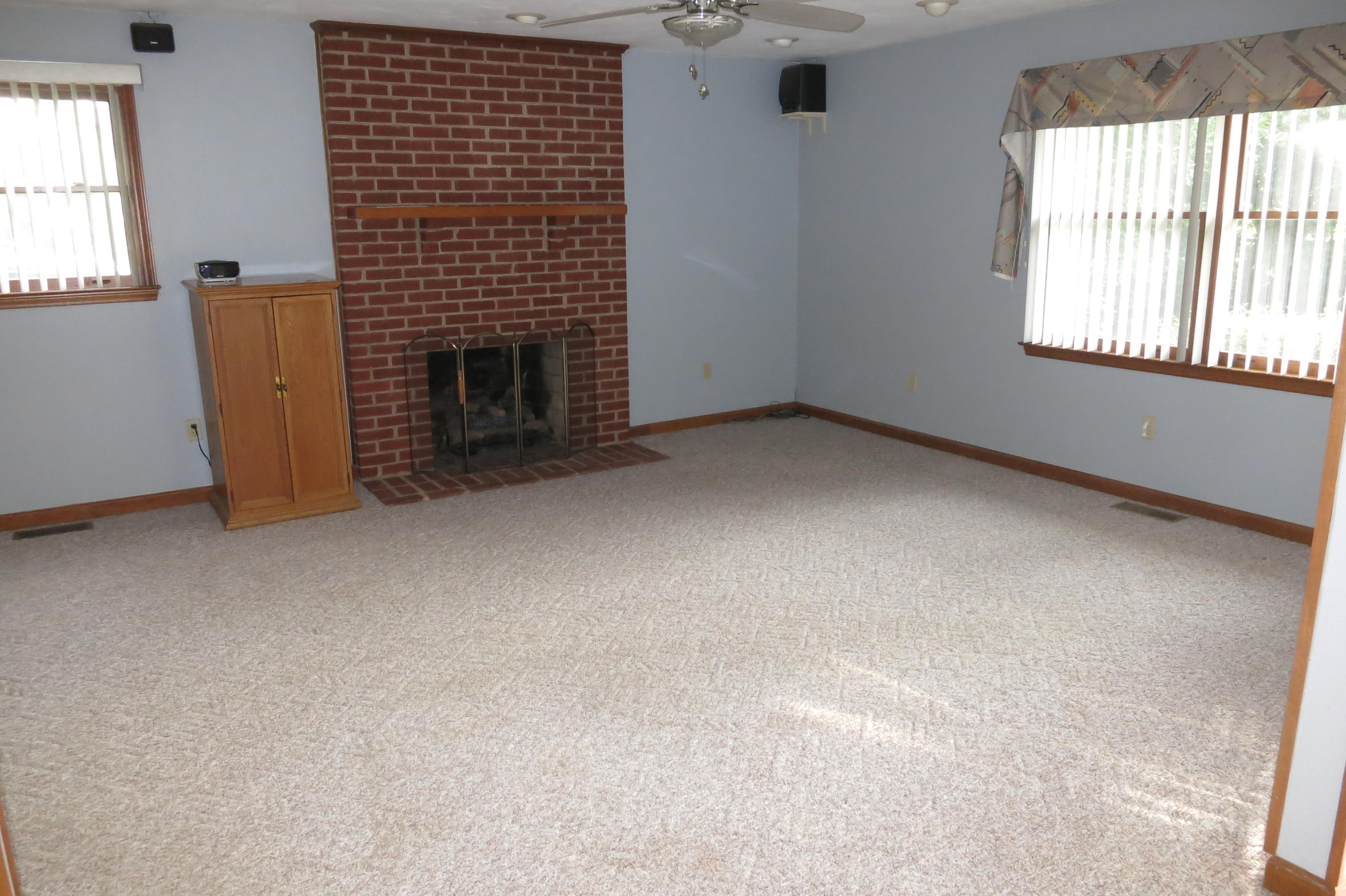 160 Stayman Road Roanoke, VA 24019 - Photo 14 of 35 Living Room
