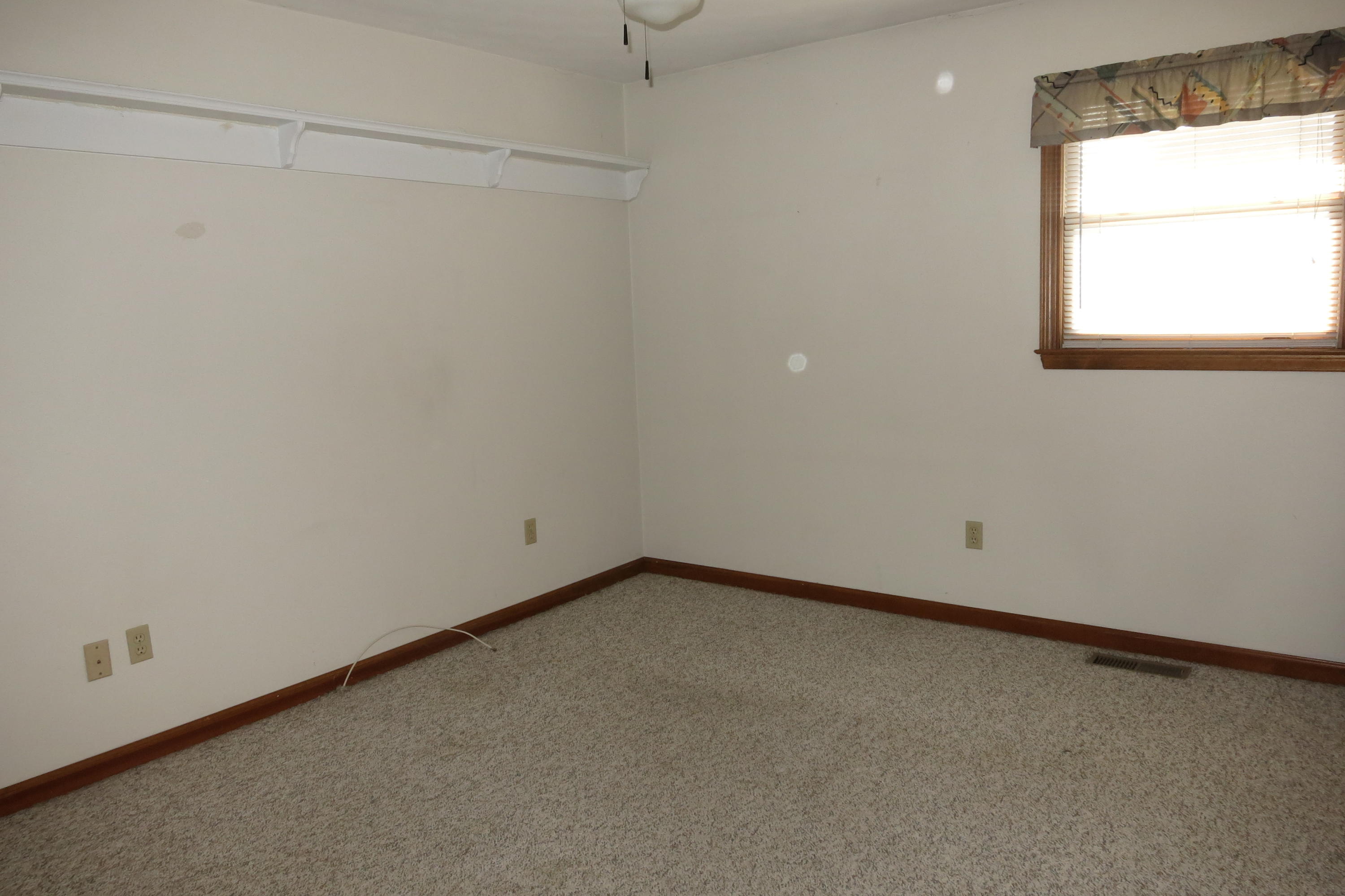 160 Stayman Road Roanoke, VA 24019 - Photo 22 of 35 Bedroom 3
