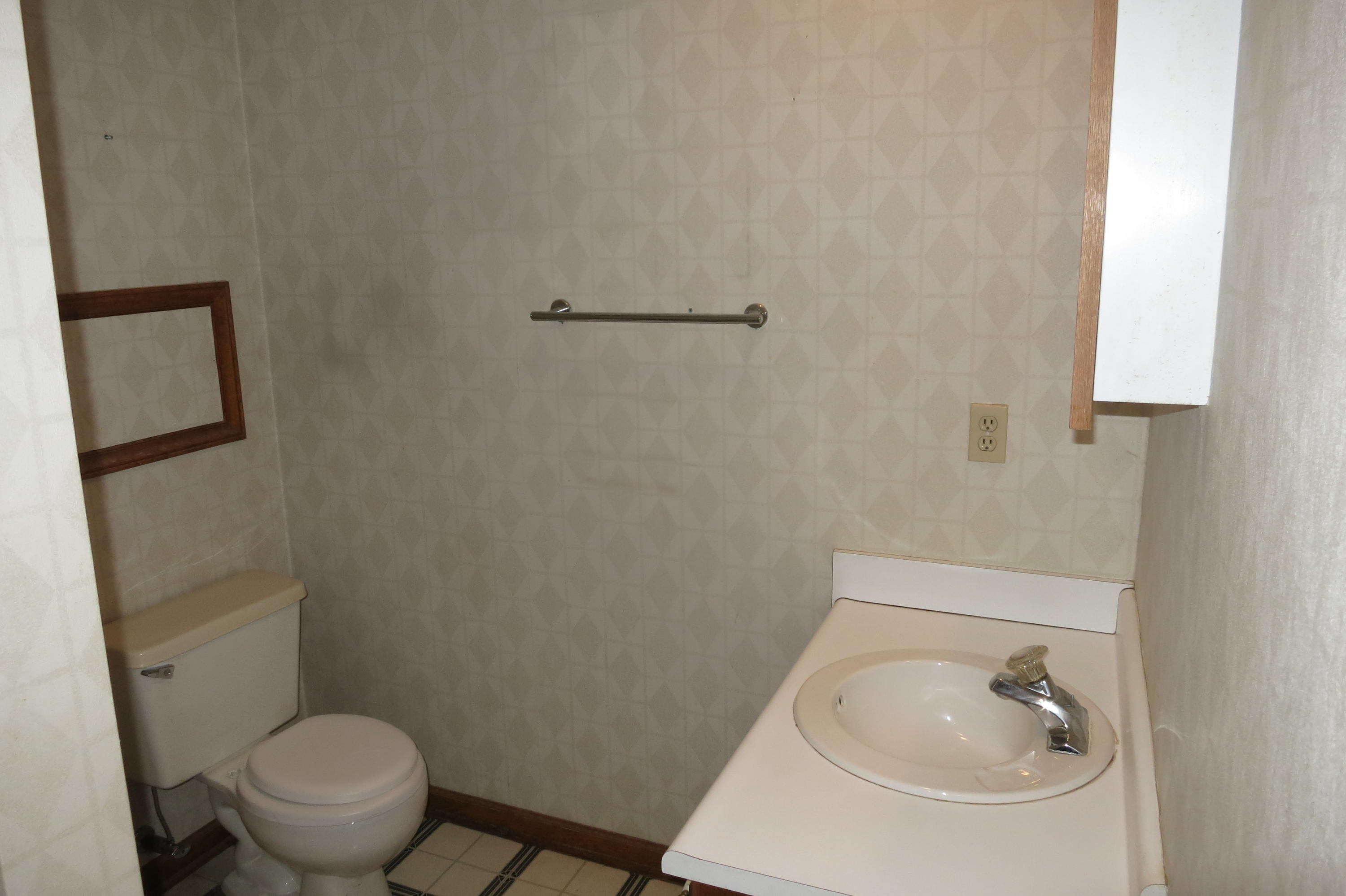 160 Stayman Road Roanoke, VA 24019 - Photo 24 of 35 Bath (2)