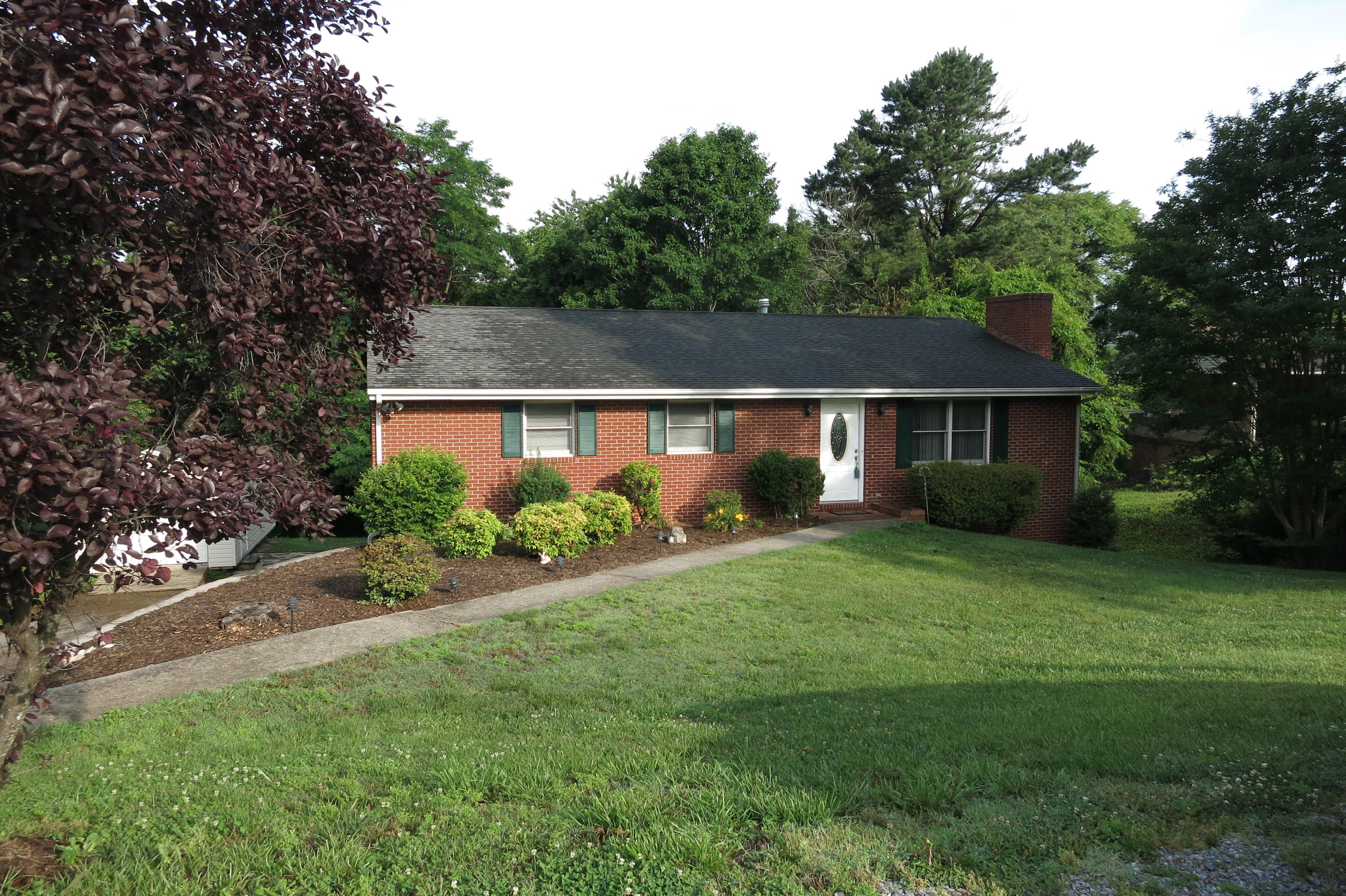 160 Stayman Road Roanoke, VA 24019 - Photo 4 of 35 Front