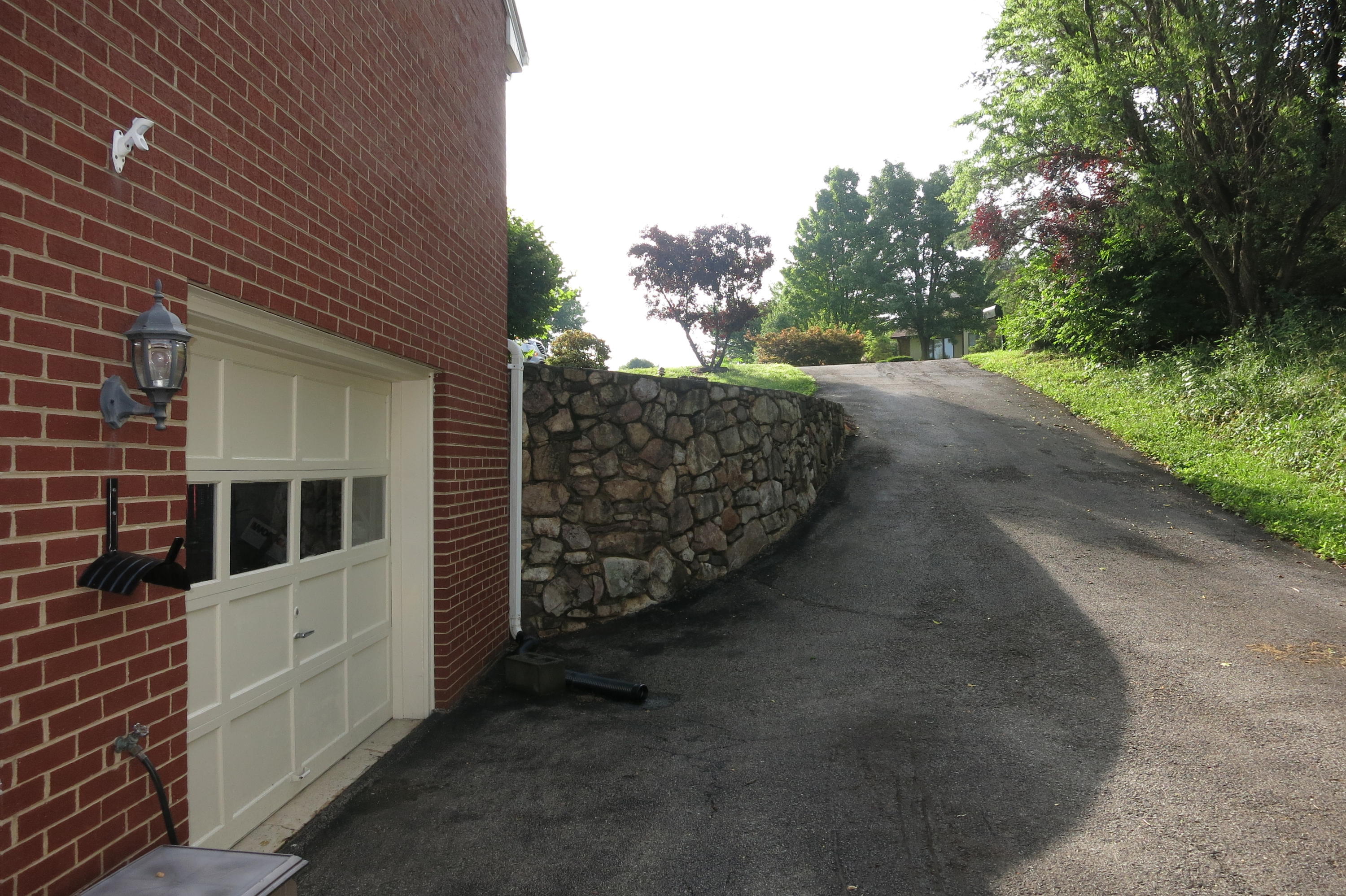 160 Stayman Road Roanoke, VA 24019 - Photo 34 of 35 Garage-Driveway