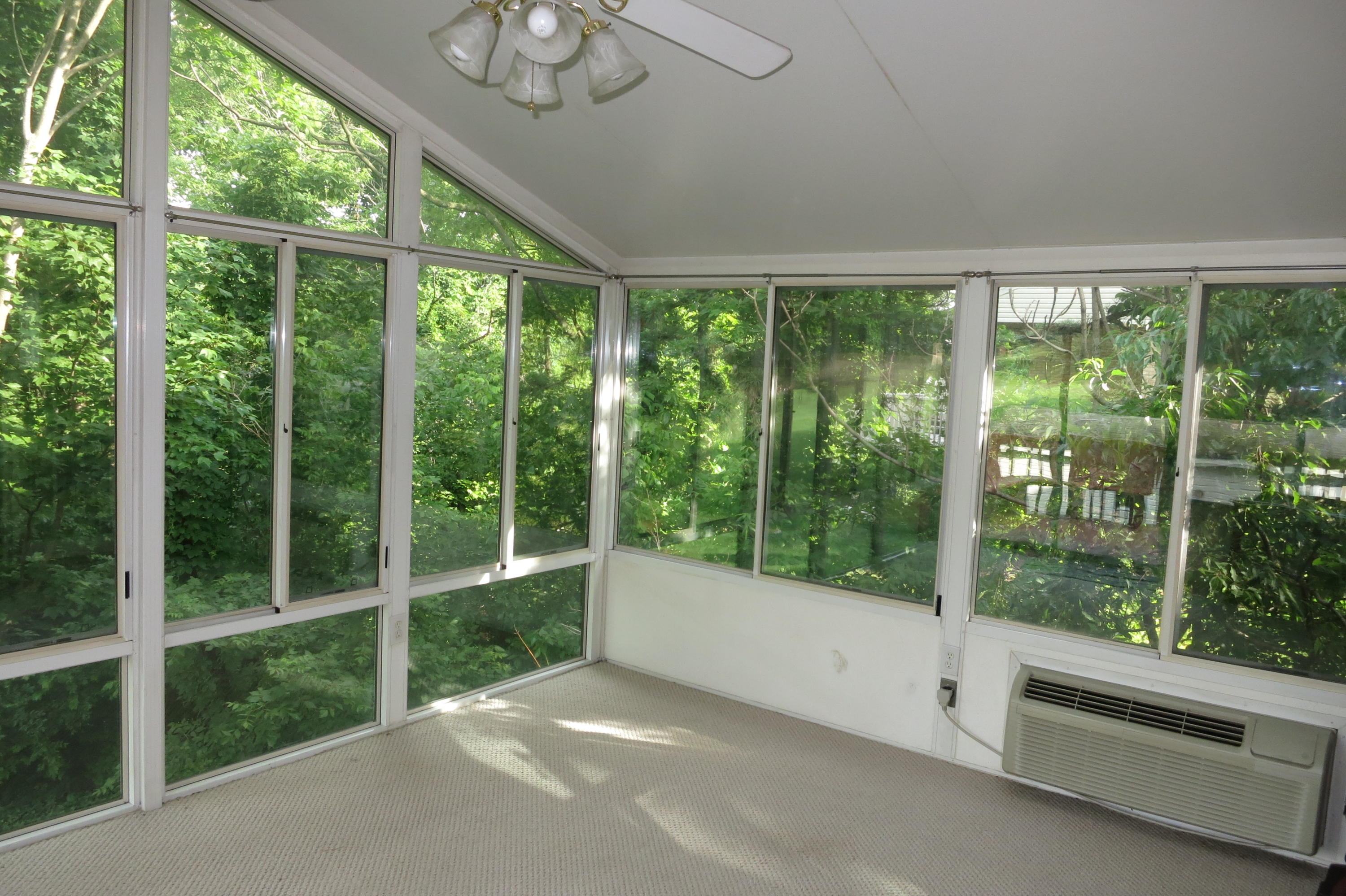 160 Stayman Road Roanoke, VA 24019 - Photo 10 of 35 Sunroom (2)