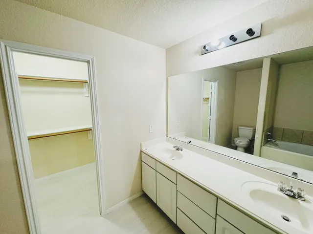 $1,950 | 10515 Ince Lane, Houston, TX 77040