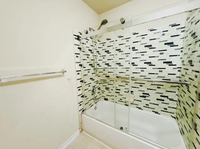 $1,950 | 10515 Ince Lane, Houston, TX 77040