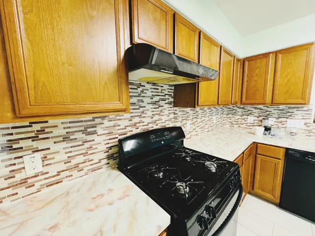 $1,950 | 10515 Ince Lane, Houston, TX 77040