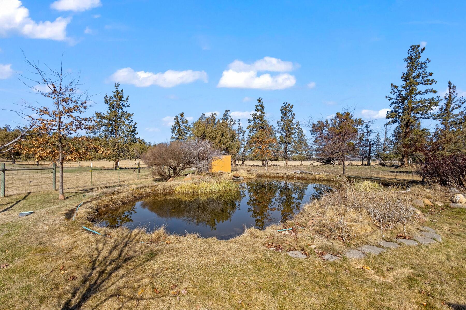 19800 Connarn Road Bend, OR 97703 - Photo 33 of 50 Pond