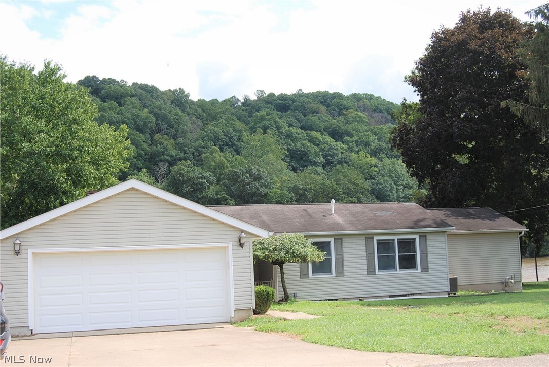 3540 Riverside Airport Road Zanesville, OH 43701 - Photo 3 of 24
