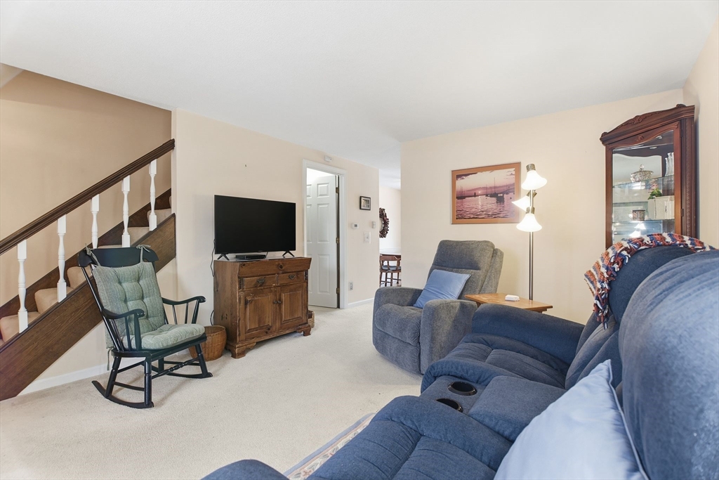 47 Corey Colonial, Unit 47 Agawam, MA 01001 - Photo 3 of 21