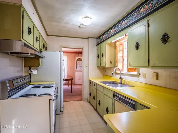 $270,000 | 104 Shagbark Drive, Batesville, MS 38606