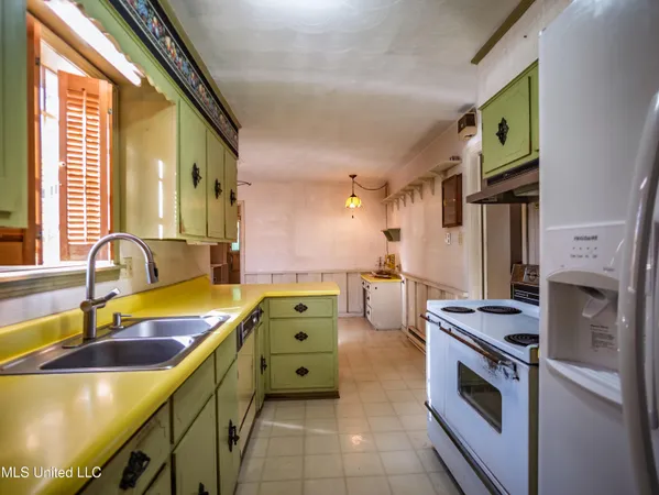 $270,000 | 104 Shagbark Drive, Batesville, MS 38606