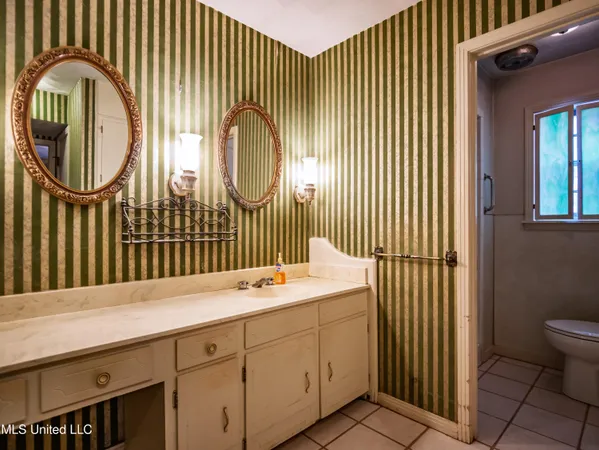 $270,000 | 104 Shagbark Drive, Batesville, MS 38606