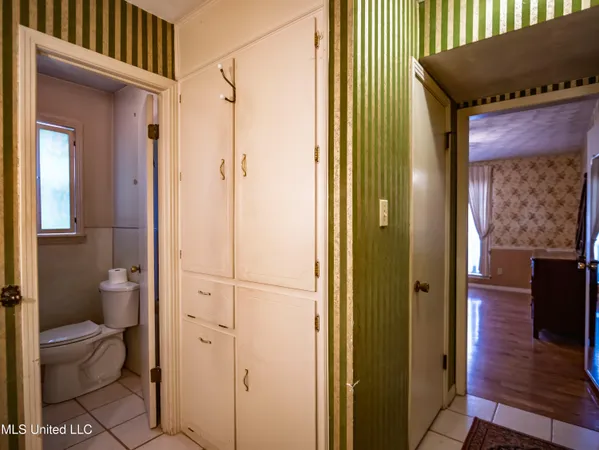 $270,000 | 104 Shagbark Drive, Batesville, MS 38606