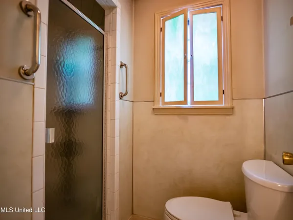 $270,000 | 104 Shagbark Drive, Batesville, MS 38606